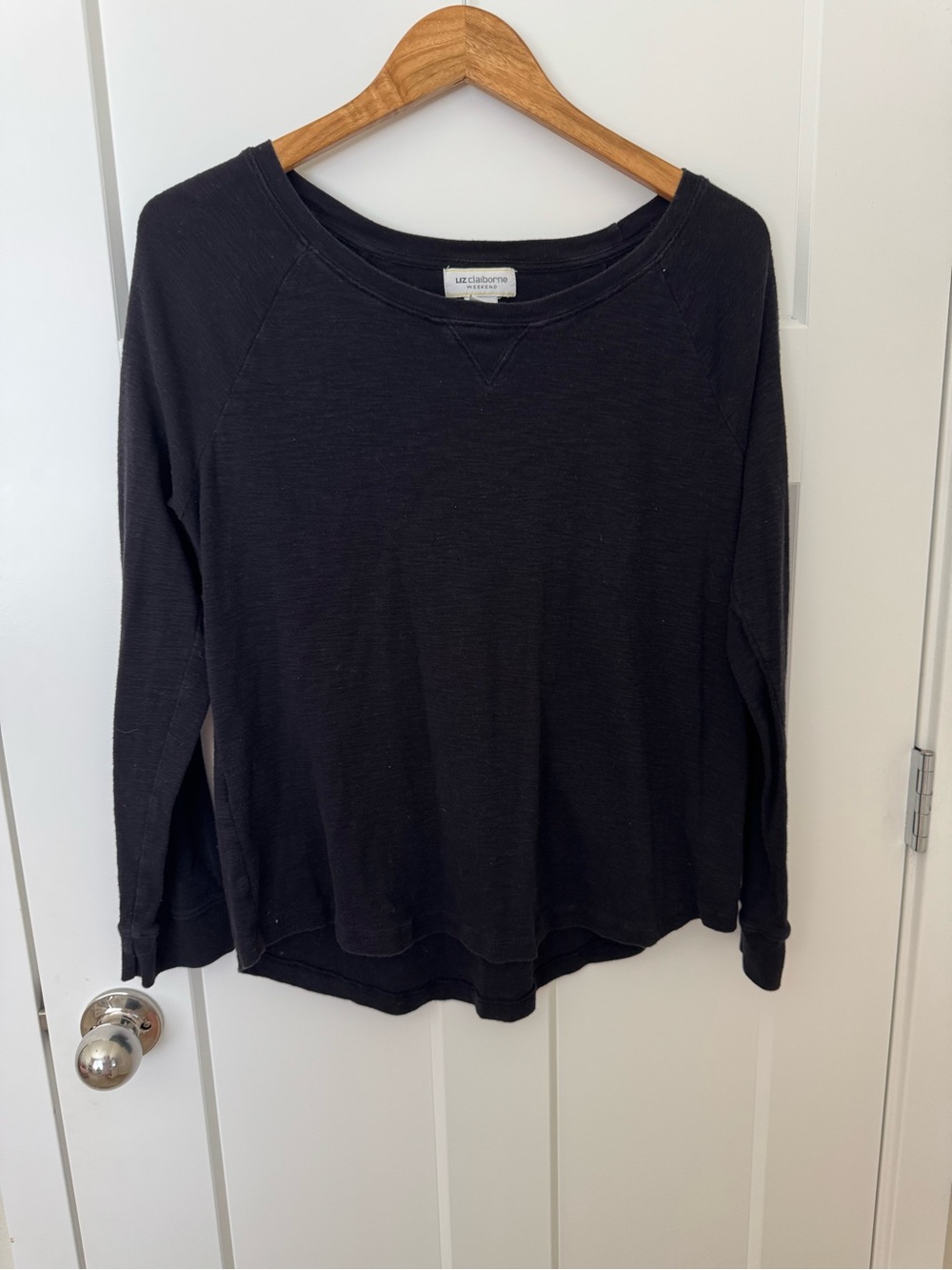 Liz Claiborne Black Long Sleeve Scoop Neck Top